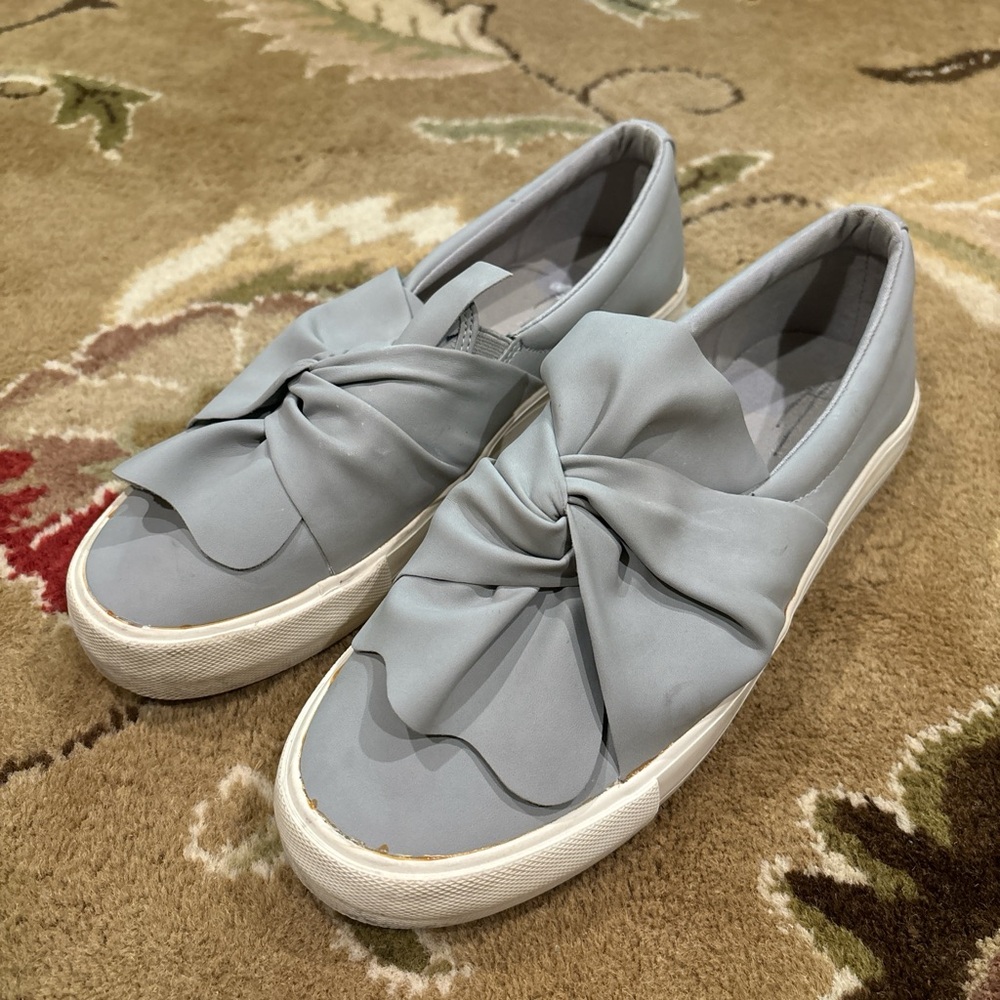 American Eagle Outfitters Gray Bow Slip-On Sneakers